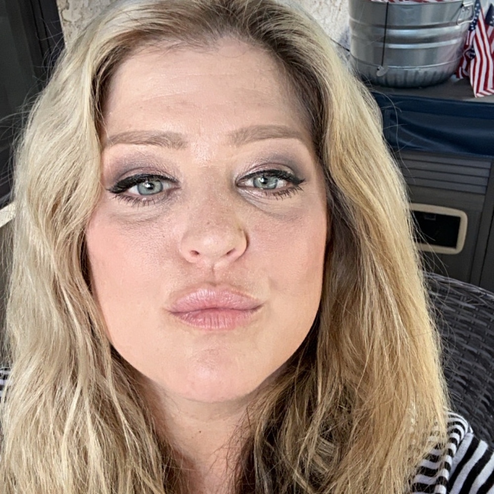 Meet your Posher, Kasandra